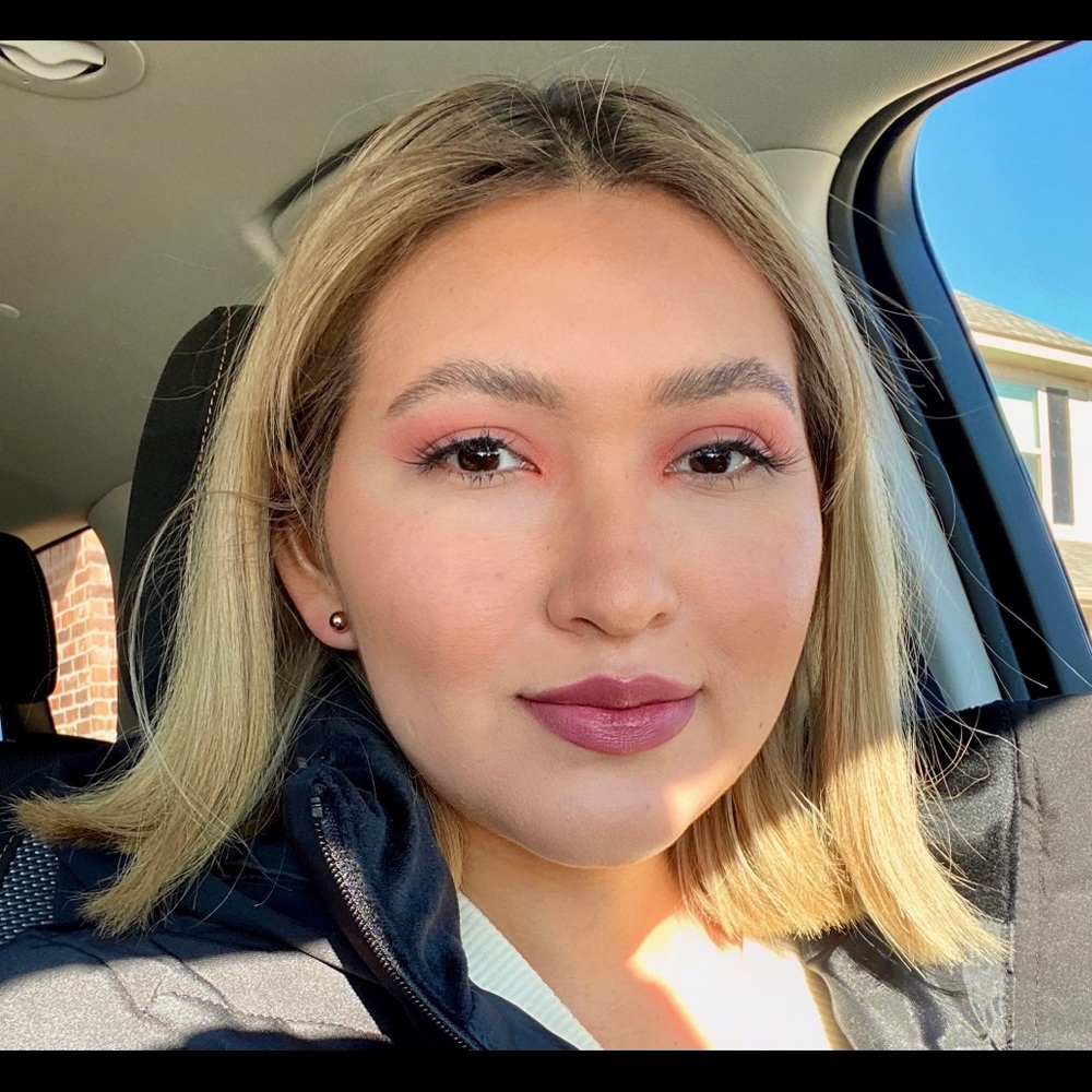 Meet your Posher, Stephanie